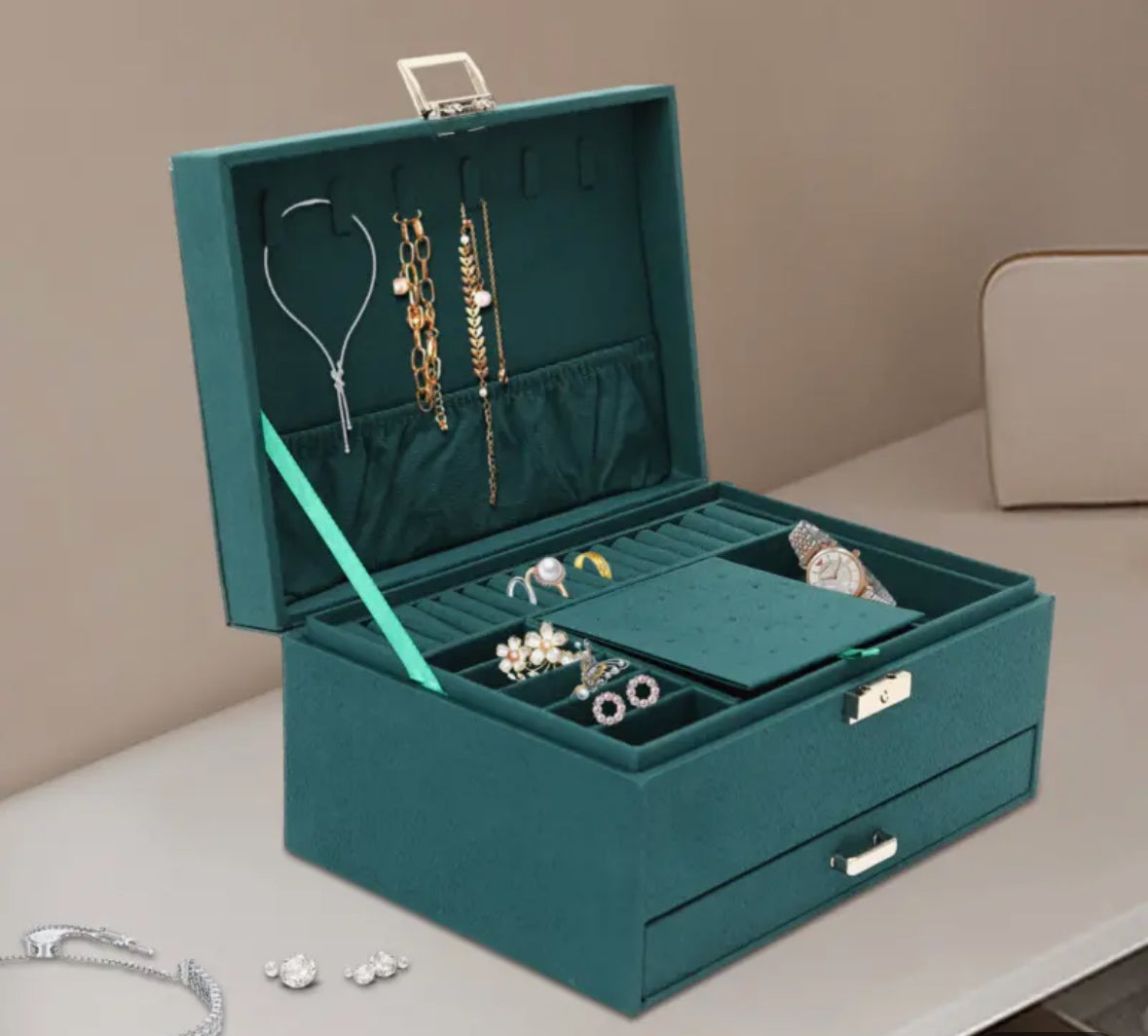 Fancy vintage green jewellery box