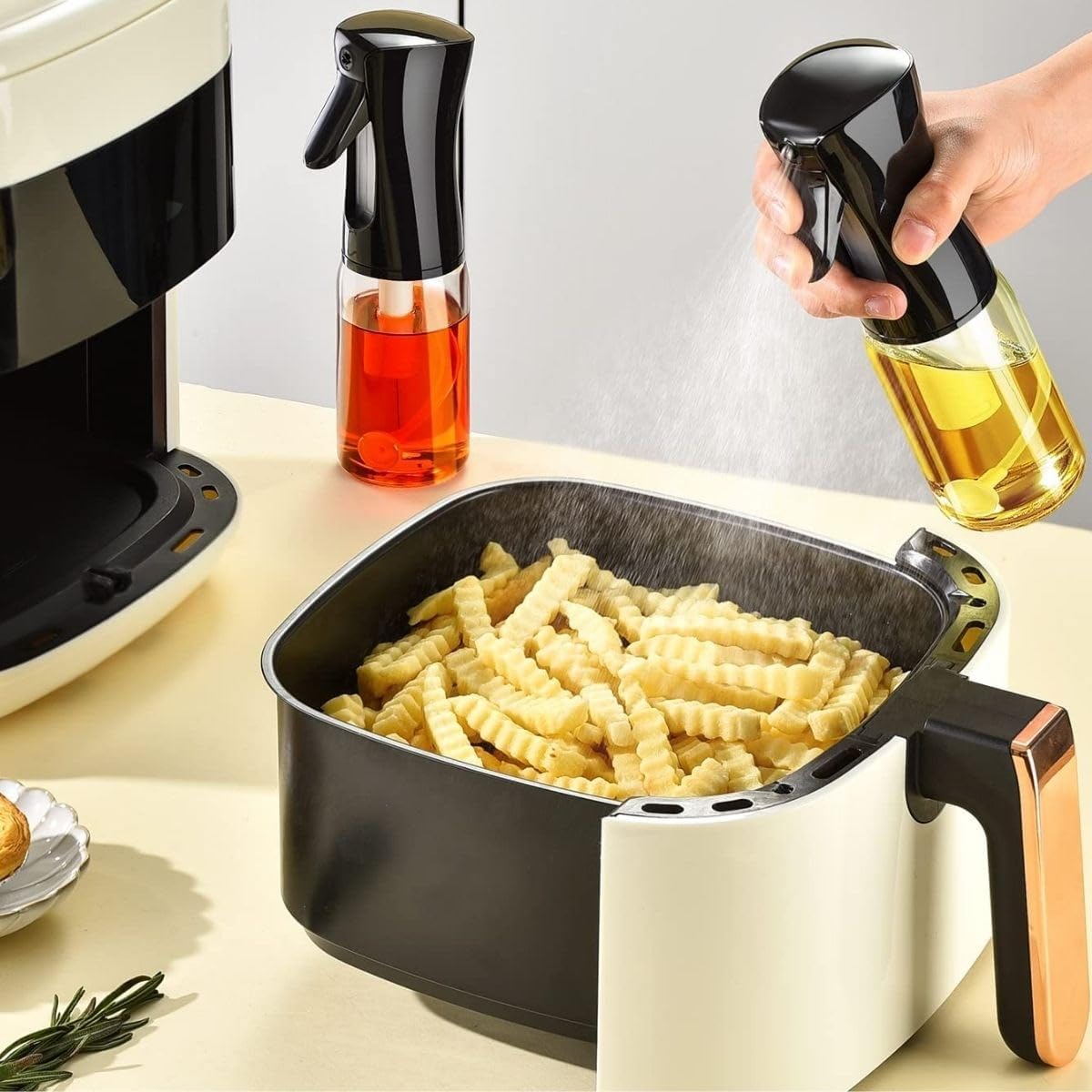 Multi-Purpose Glass Bottle Sprayer – Ideal for Dispensing Oil, Lemon Juice, Vinegar, and Gravy with Precision