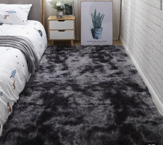 Soft plush area rug machine washable and pet friendly